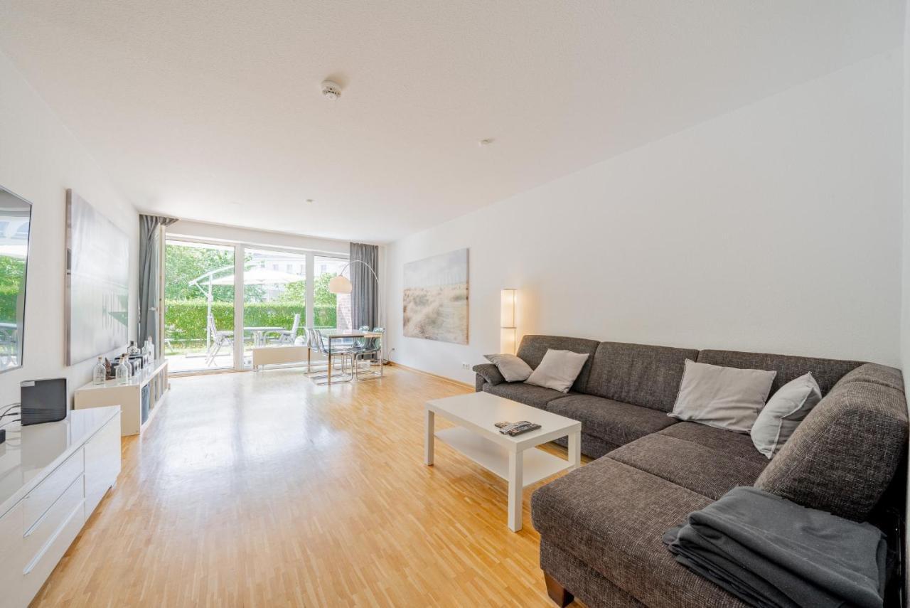 Private Apartment *